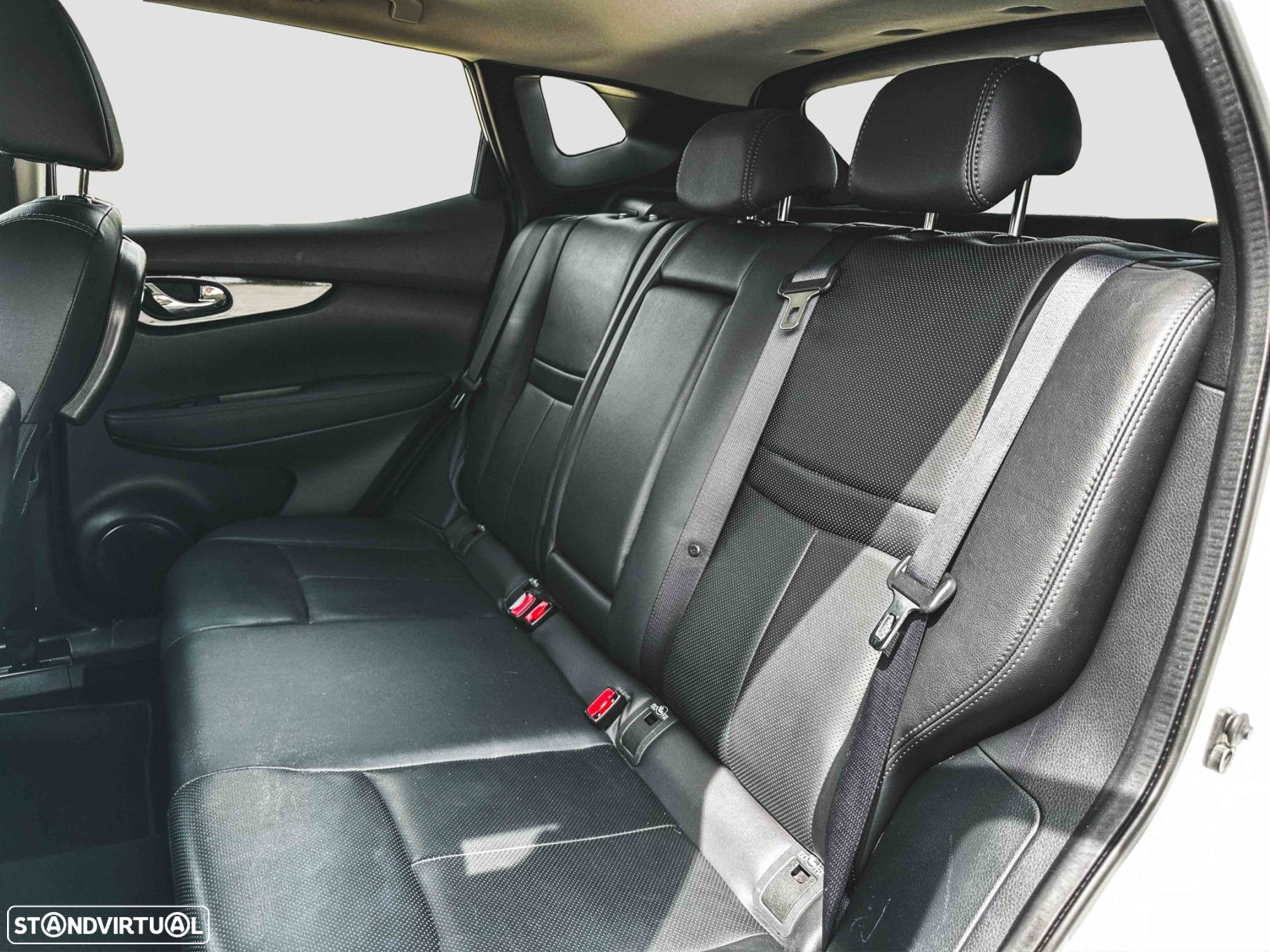Nissan Qashqai 1.5 dCi N-Connecta - 11