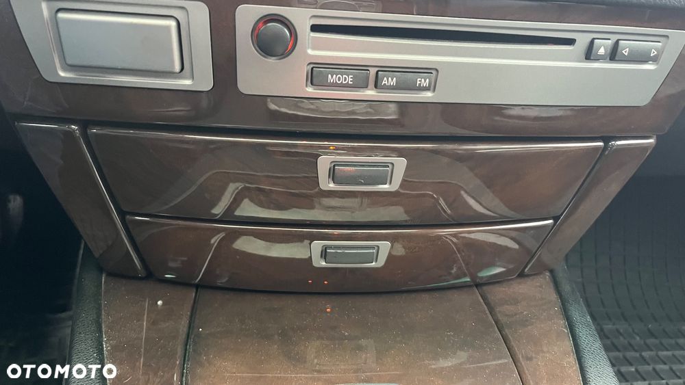 BMW Seria 7 - 10