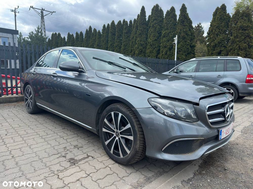 Mercedes-Benz Klasa E 300 de Business Edition - 12