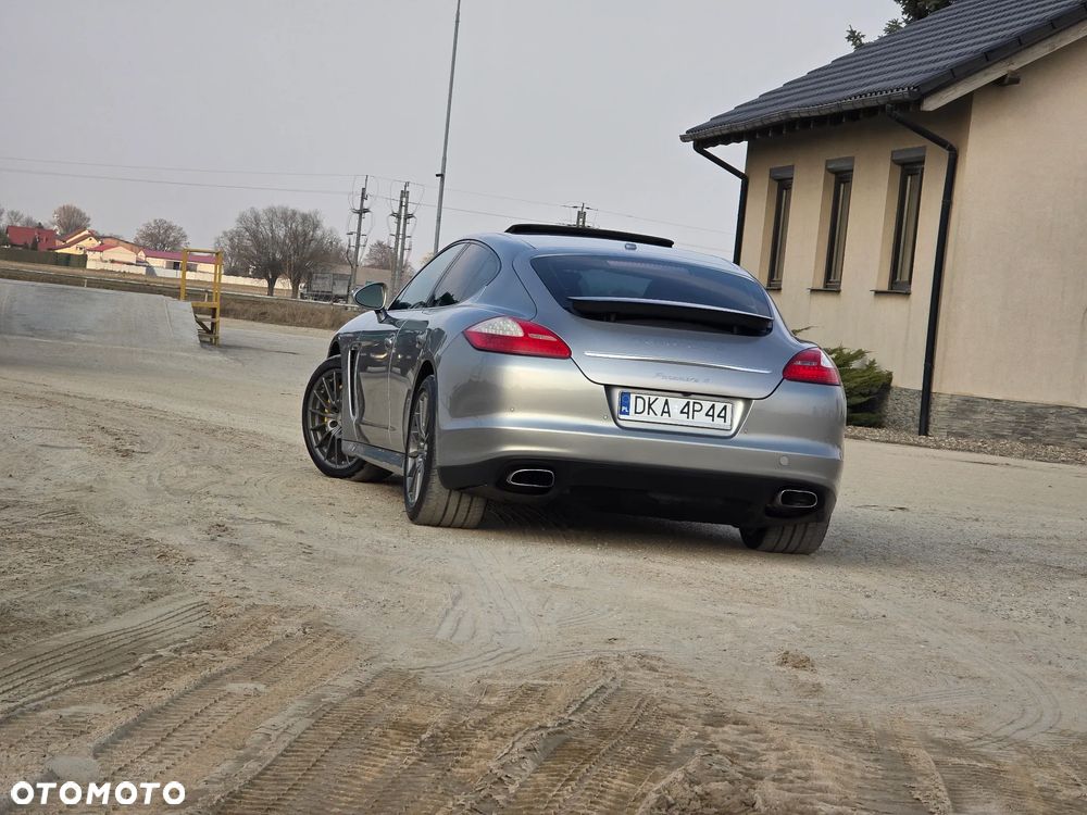 Porsche Panamera 4 PDK Edition - 4