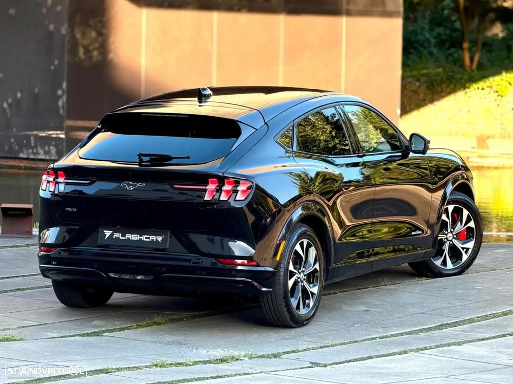 Ford Mustang Mach-E - 24
