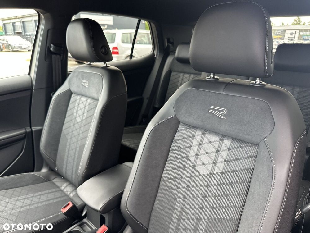 Volkswagen T-Cross - 12