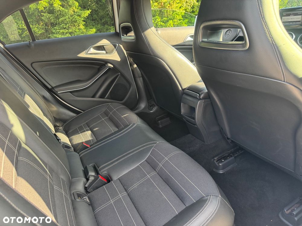 Mercedes-Benz Klasa A 180 (BlueEFFICIENCY) Urban - 36