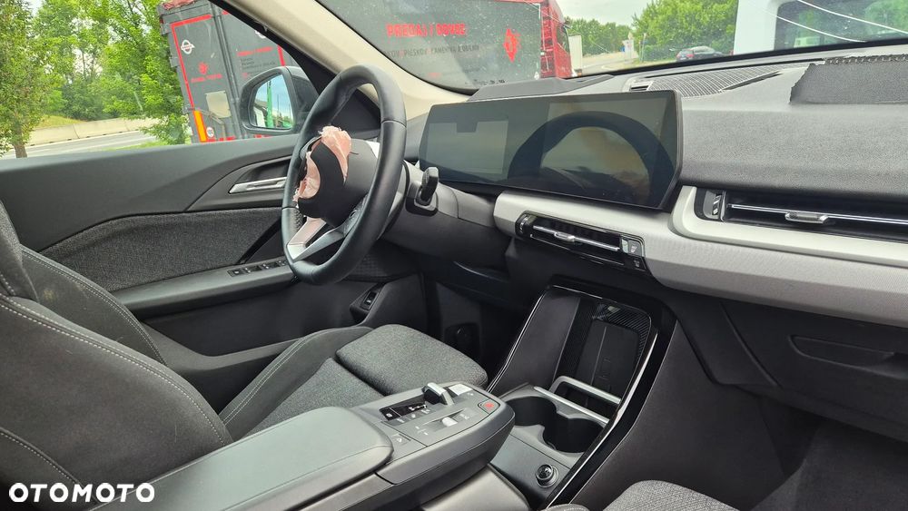 BMW iX1 eDrive20 - 12