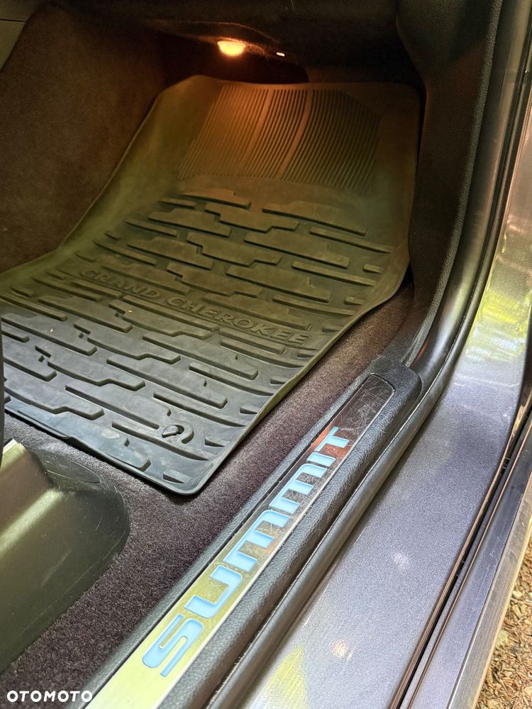 Jeep Grand Cherokee 3.0 CRD Summit - 31