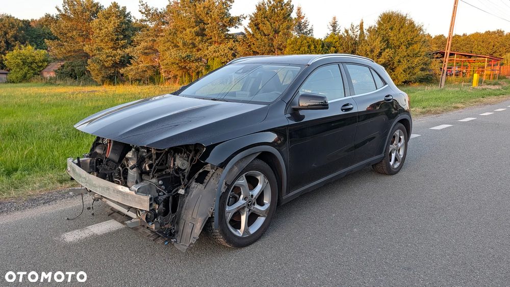 Mercedes-Benz GLA 180 7G-DCT Activity Edition - 5