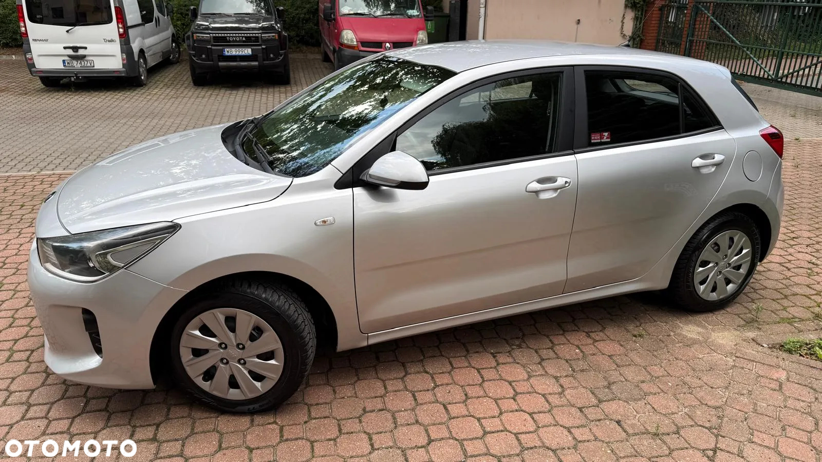 Kia Rio 1.2 L - 4