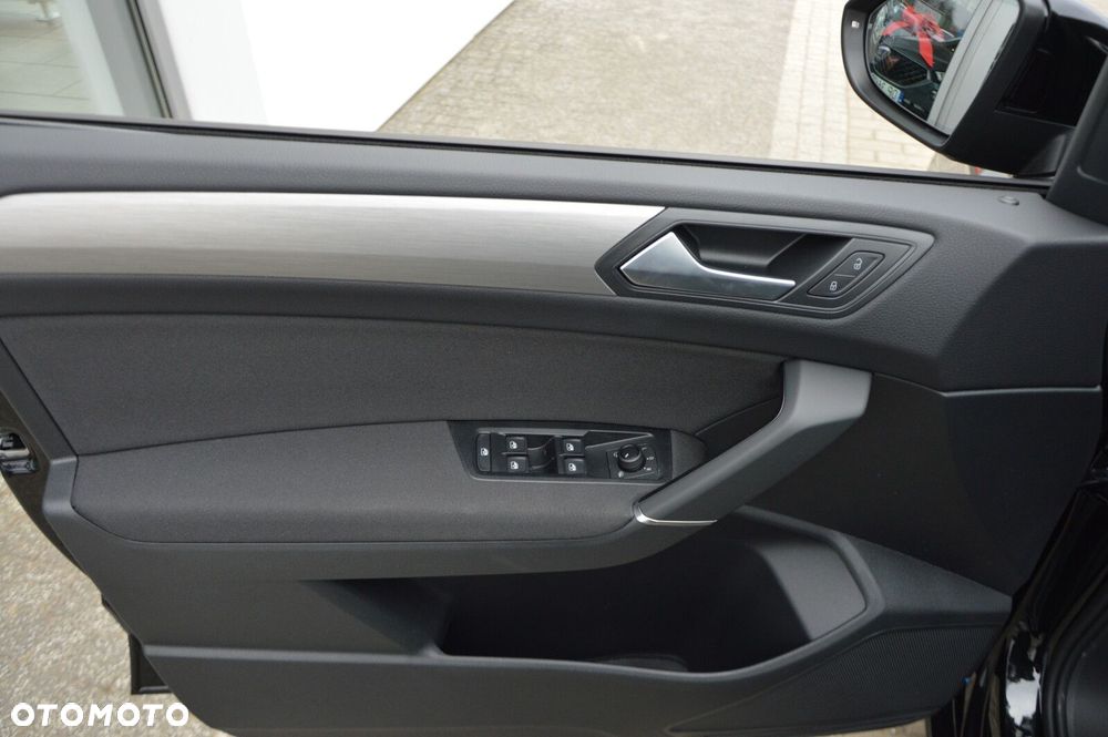 Volkswagen Touran - 15
