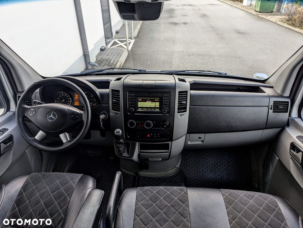 Mercedes-Benz Sprinter - 14