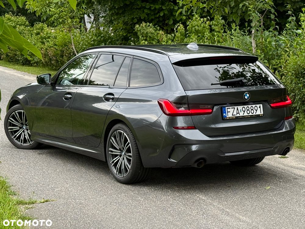 BMW Seria 3 318d M Sport Shadow - 9