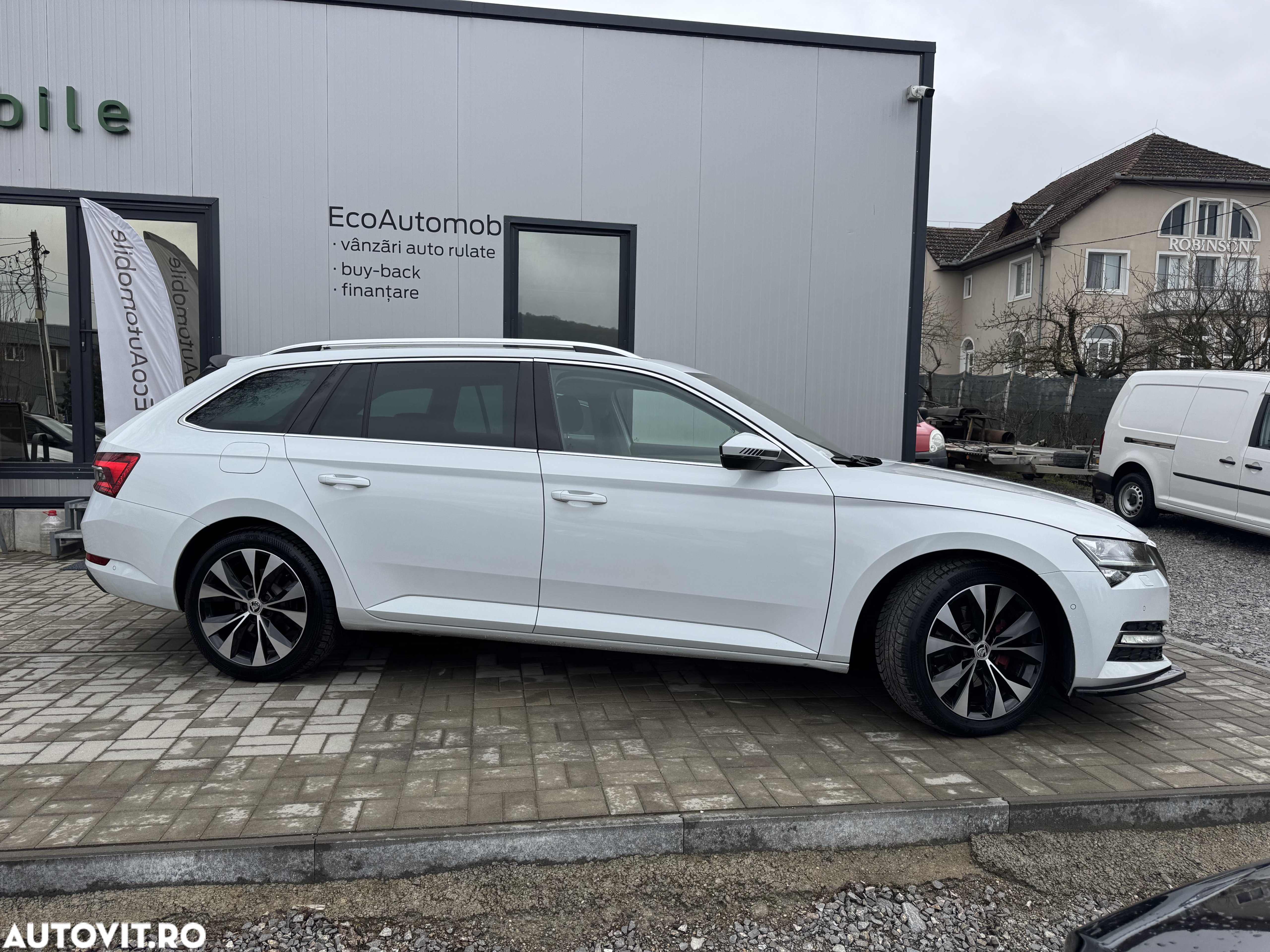 Skoda Superb 2.0 TDI DSG Sportline - 2