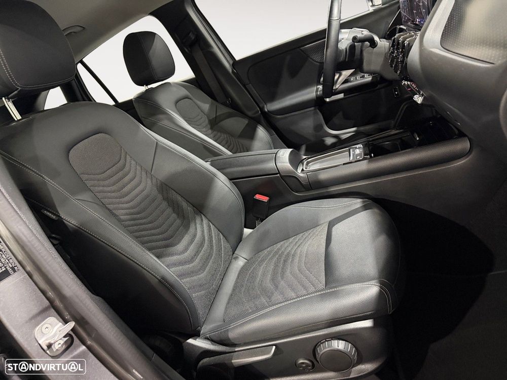 Mercedes-Benz GLA 180 d - 15