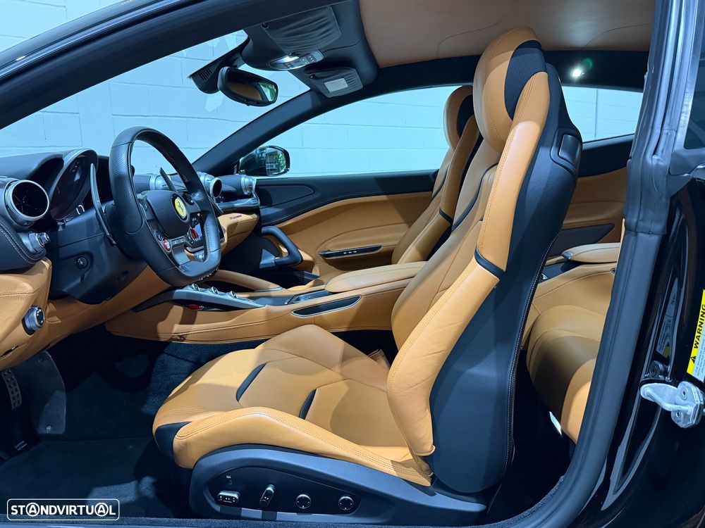 Ferrari GTC4 Lusso - 27