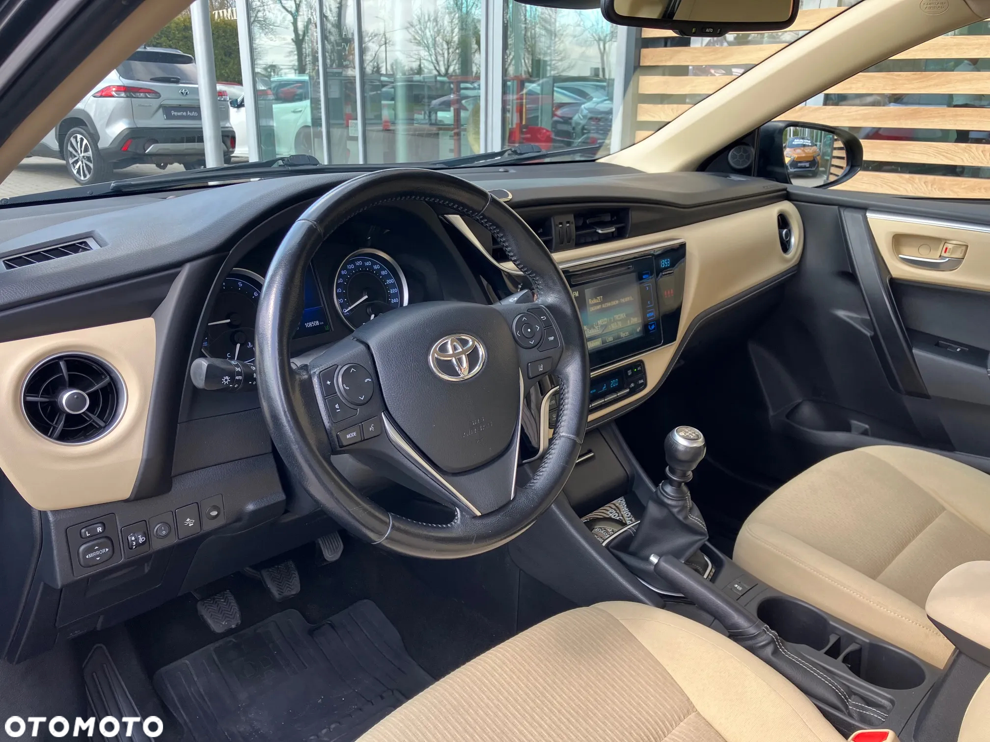 Toyota Corolla 1.6 Comfort - 26