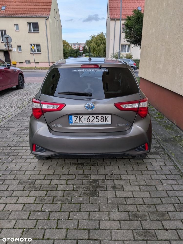 Toyota Yaris 2017 photo 5