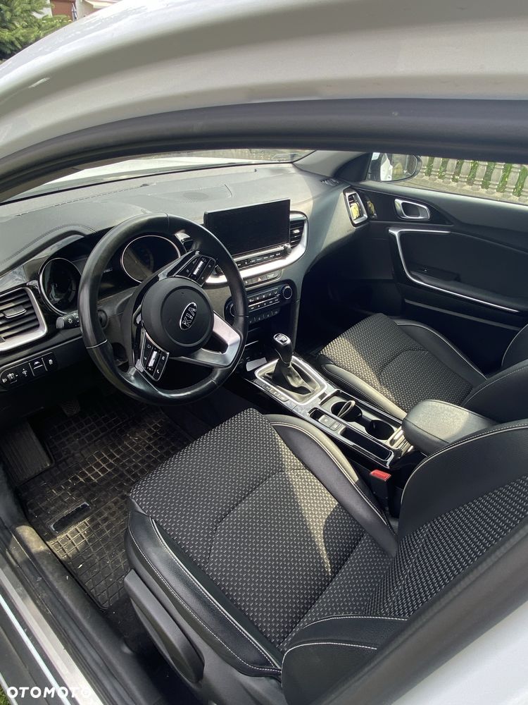 Kia XCeed - 4