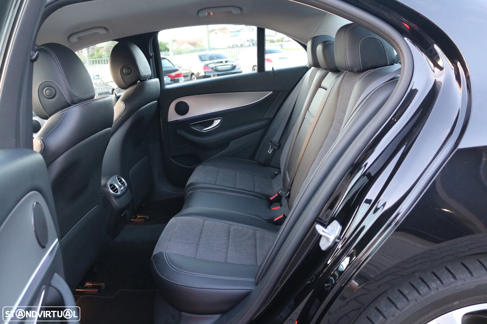 Mercedes-Benz E 220 d 9G-TRONIC Avantgarde - 31