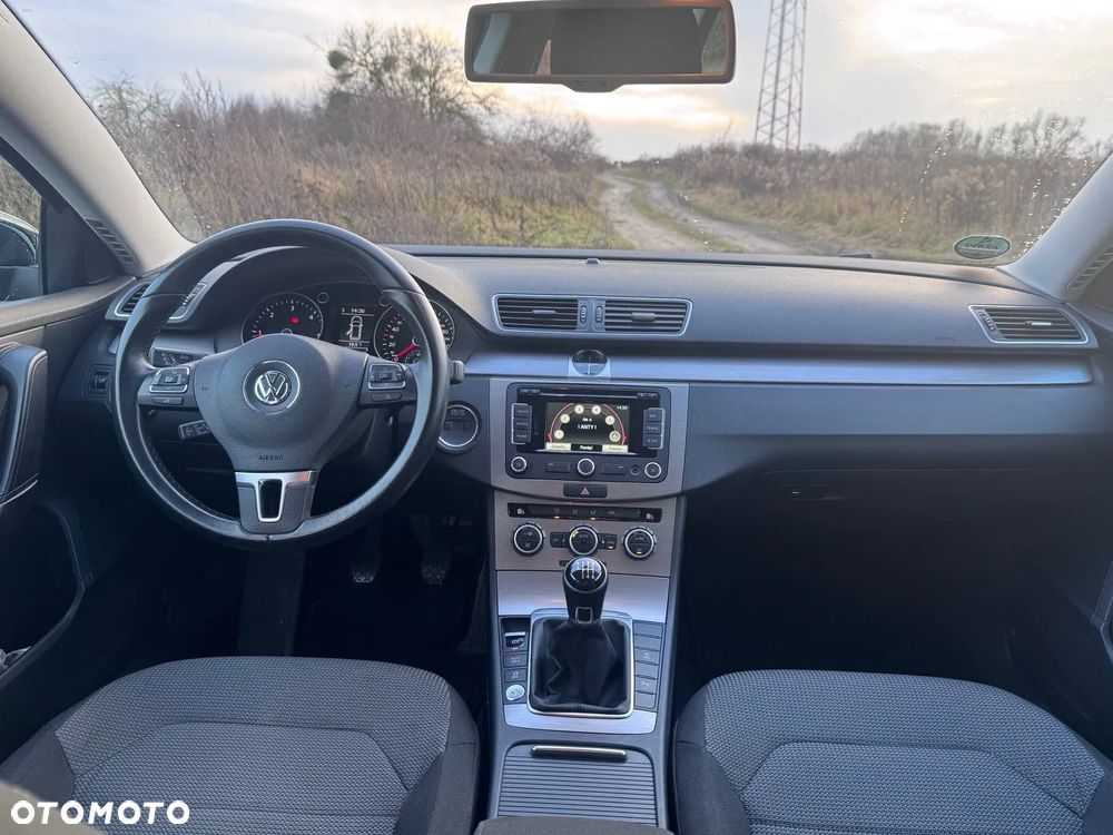 Volkswagen Passat 2.0 TDI Comfortline - 12