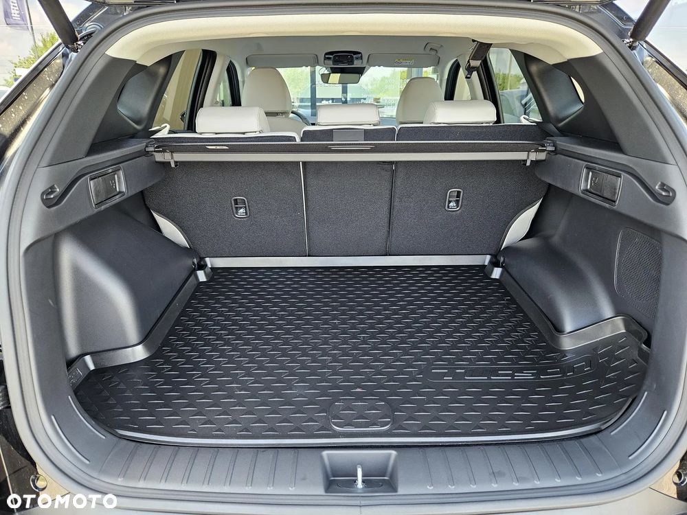 Hyundai Tucson 1.6 T-GDi HEV Platinum 2WD - 11