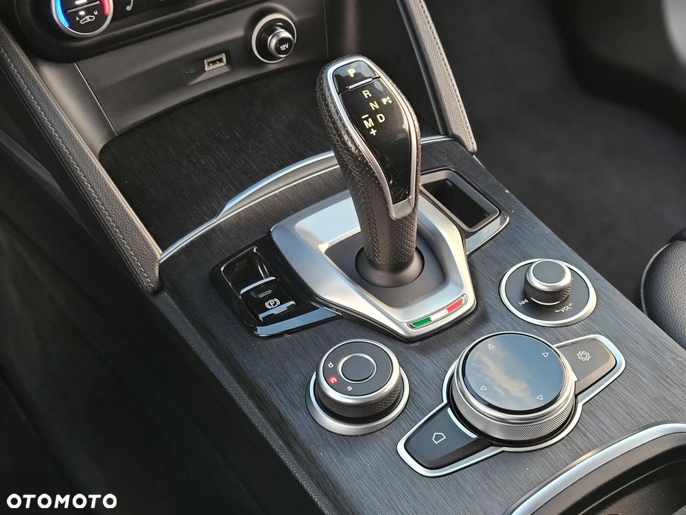 Alfa Romeo Stelvio 2.0 Turbo TI Q4 - 29