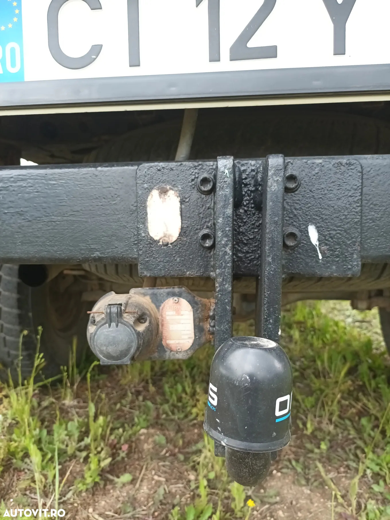 Toyota Hilux - 32