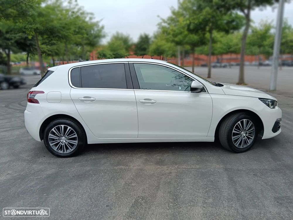 Peugeot 308 1.2 PureTech Allure EAT8 - 10