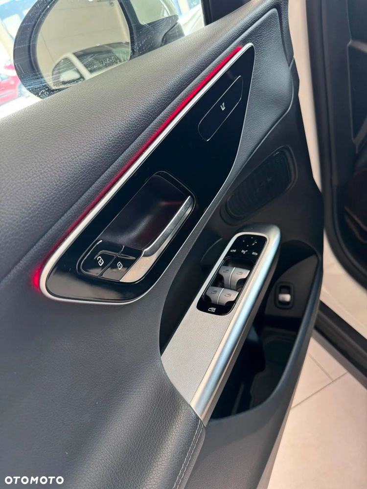 Mercedes-Benz GLC - 13