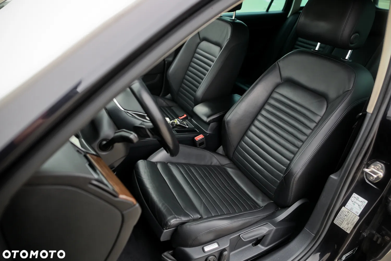 Volkswagen Passat Variant 2.0 TDI SCR 4Motion DSG Highline - 20