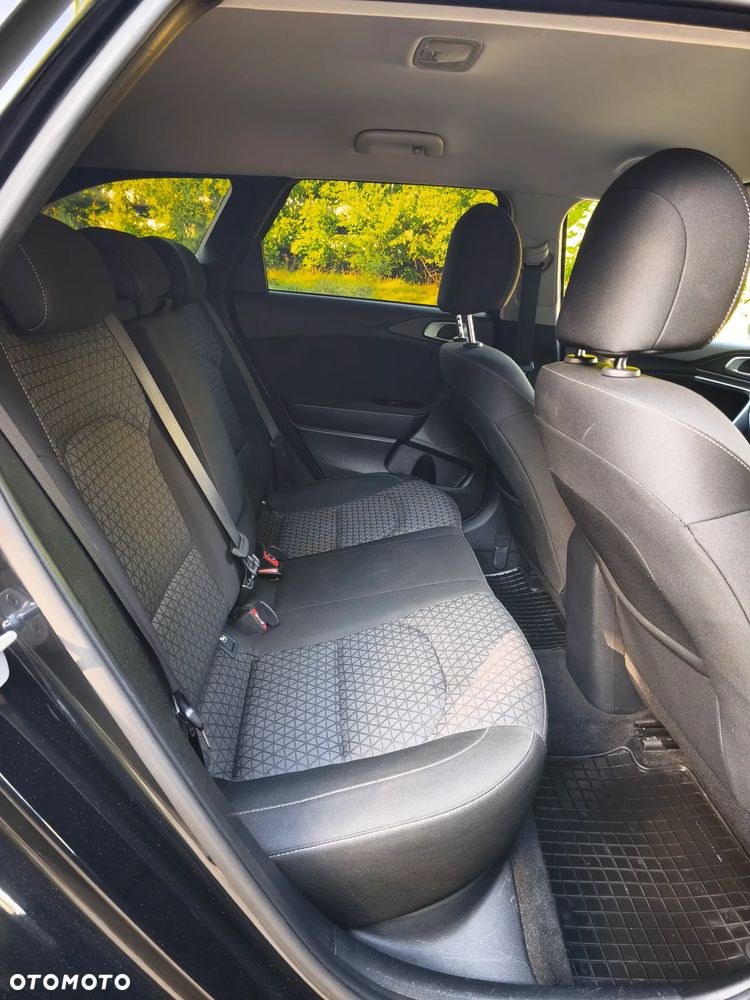 Kia Ceed 1.6 CRDi SCR M - 15