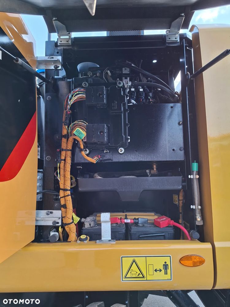 Caterpillar CAT M 318 F - 25