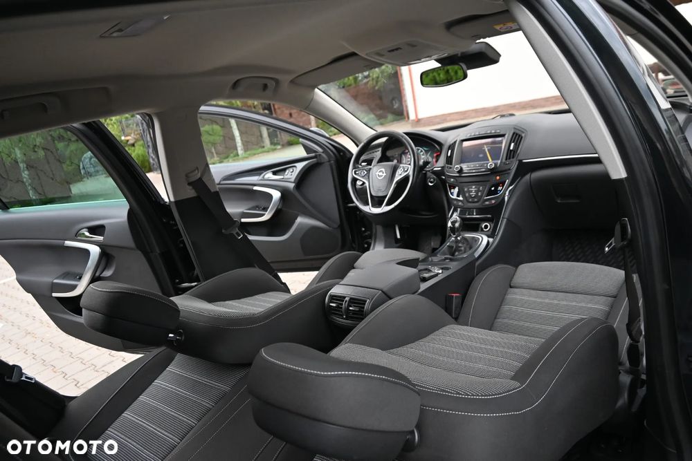 Opel Insignia CT 2.0 CDTI 4x4 Exclusive S&S - 26