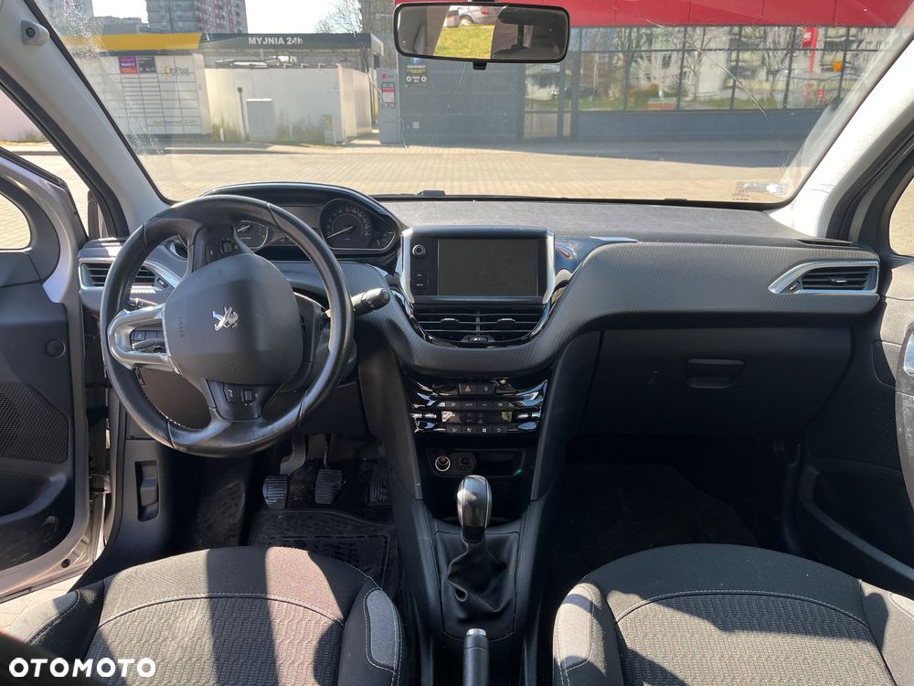 Peugeot 208 1.2 PureTech Style - 8