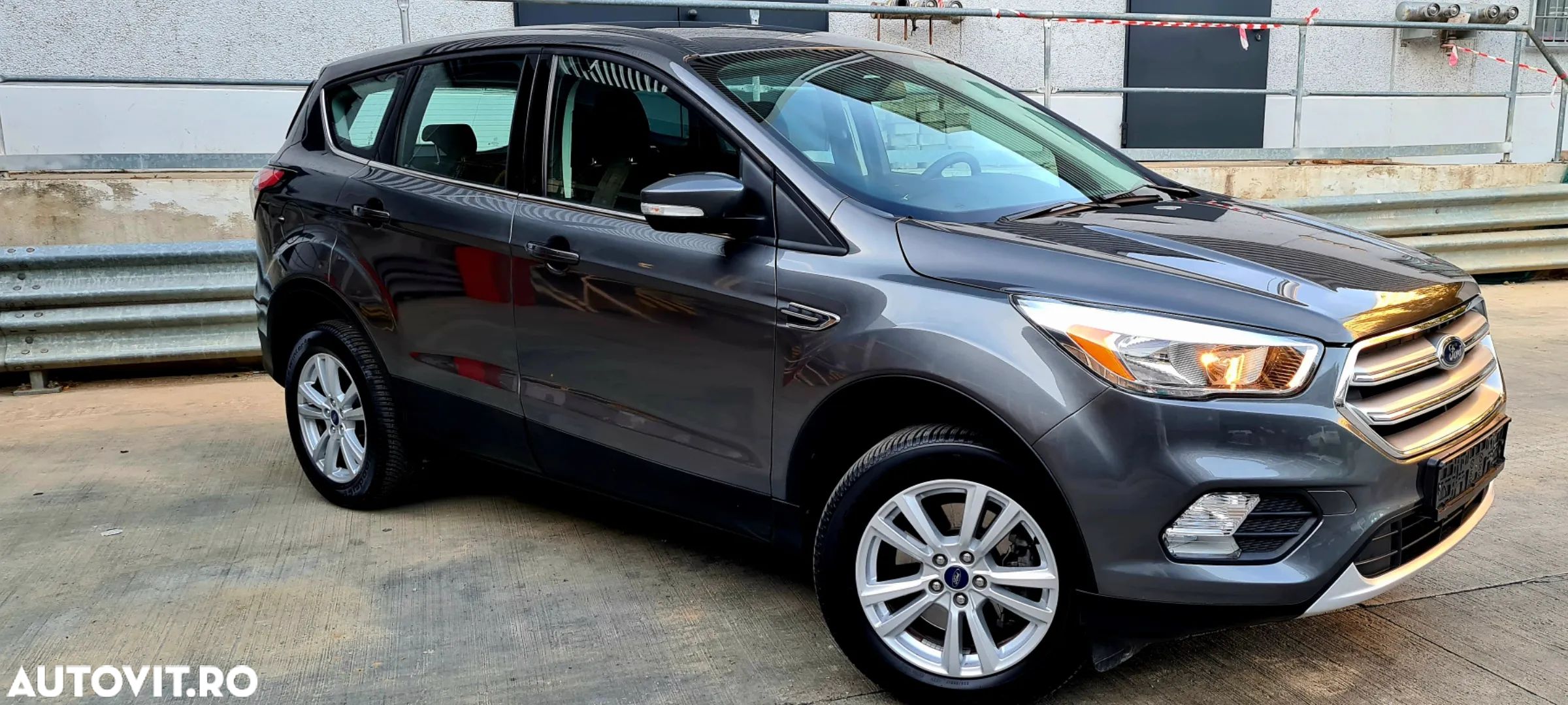Ford Kuga 1.5 TDCi 2WD Trend - 1