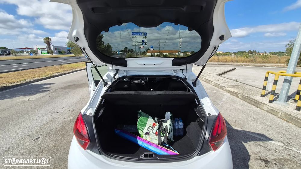 Peugeot 208 1.5 BlueHDi Signature - 15