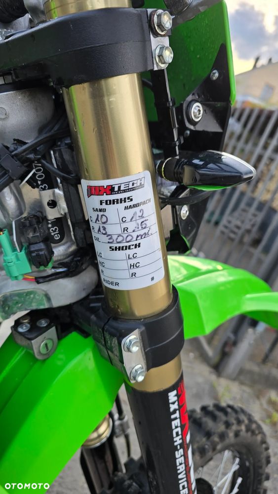 Kawasaki KX - 8