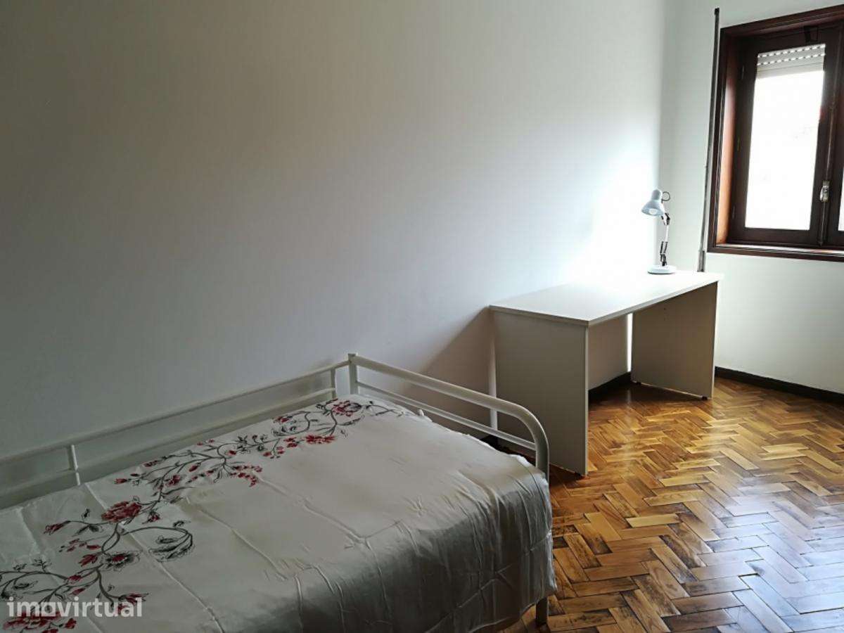 Quarto - localizado em Mafamude Porto - Grande imagem: 5/27