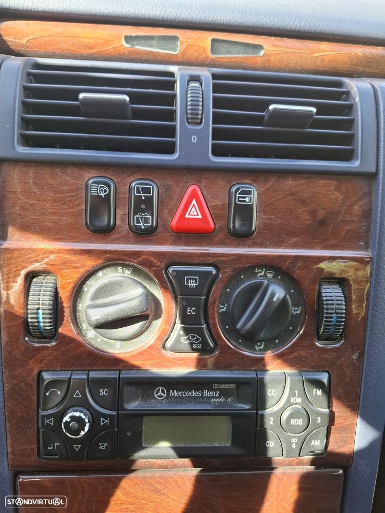Mercedes-Benz E 200 Classic - 8