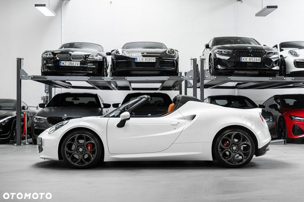 Alfa Romeo 4C - 12