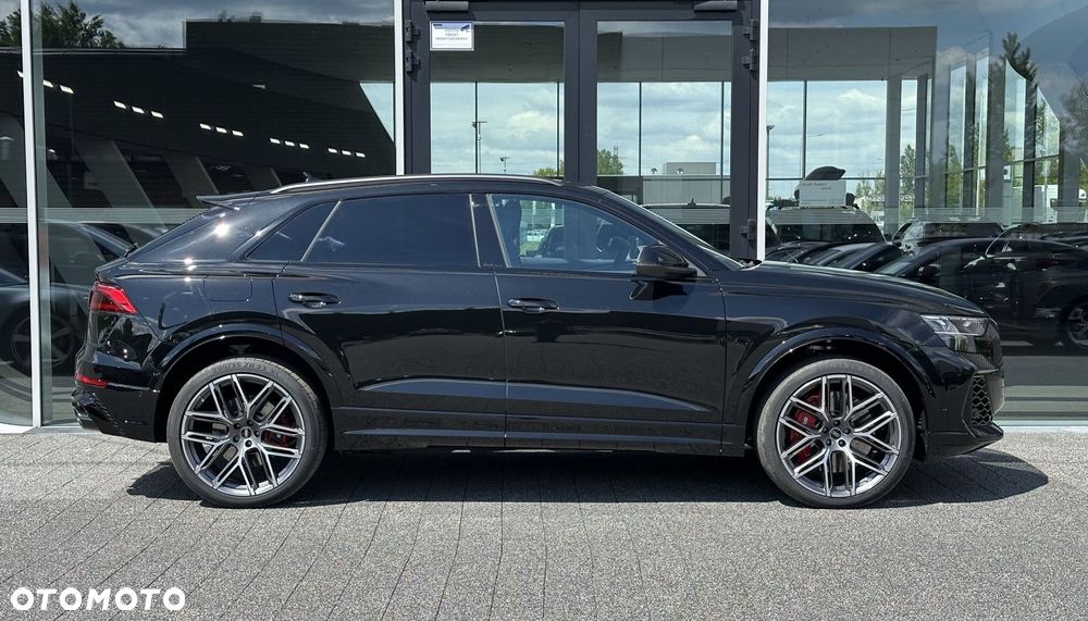 Audi RS Q8 - 4