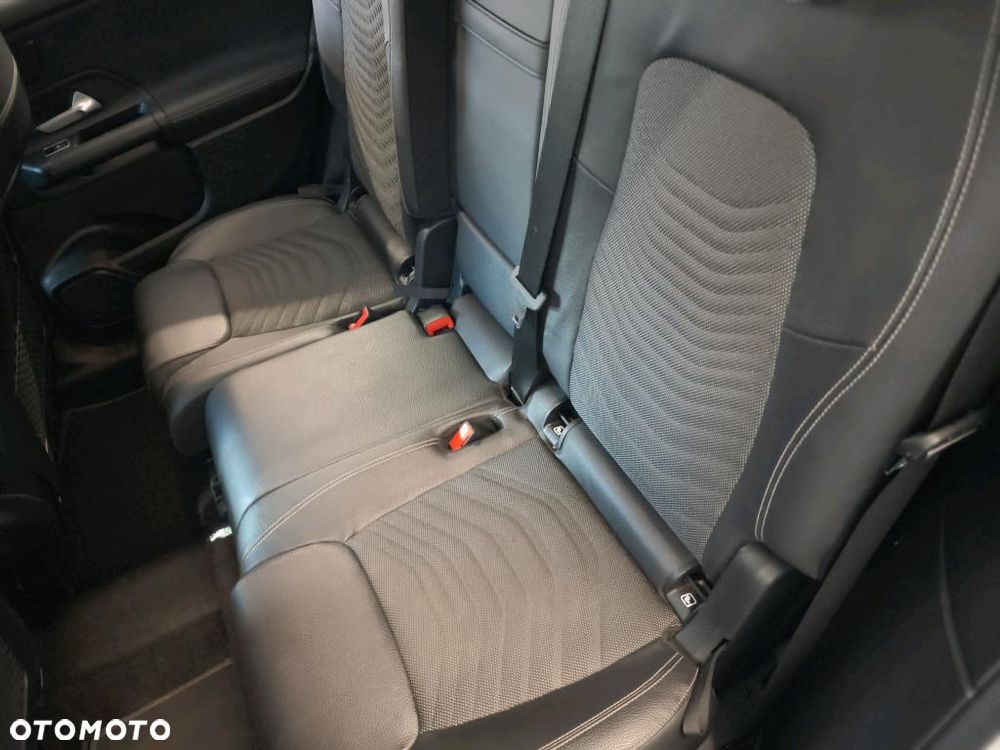 Mercedes-Benz GLB 200 7G-DCT - 16
