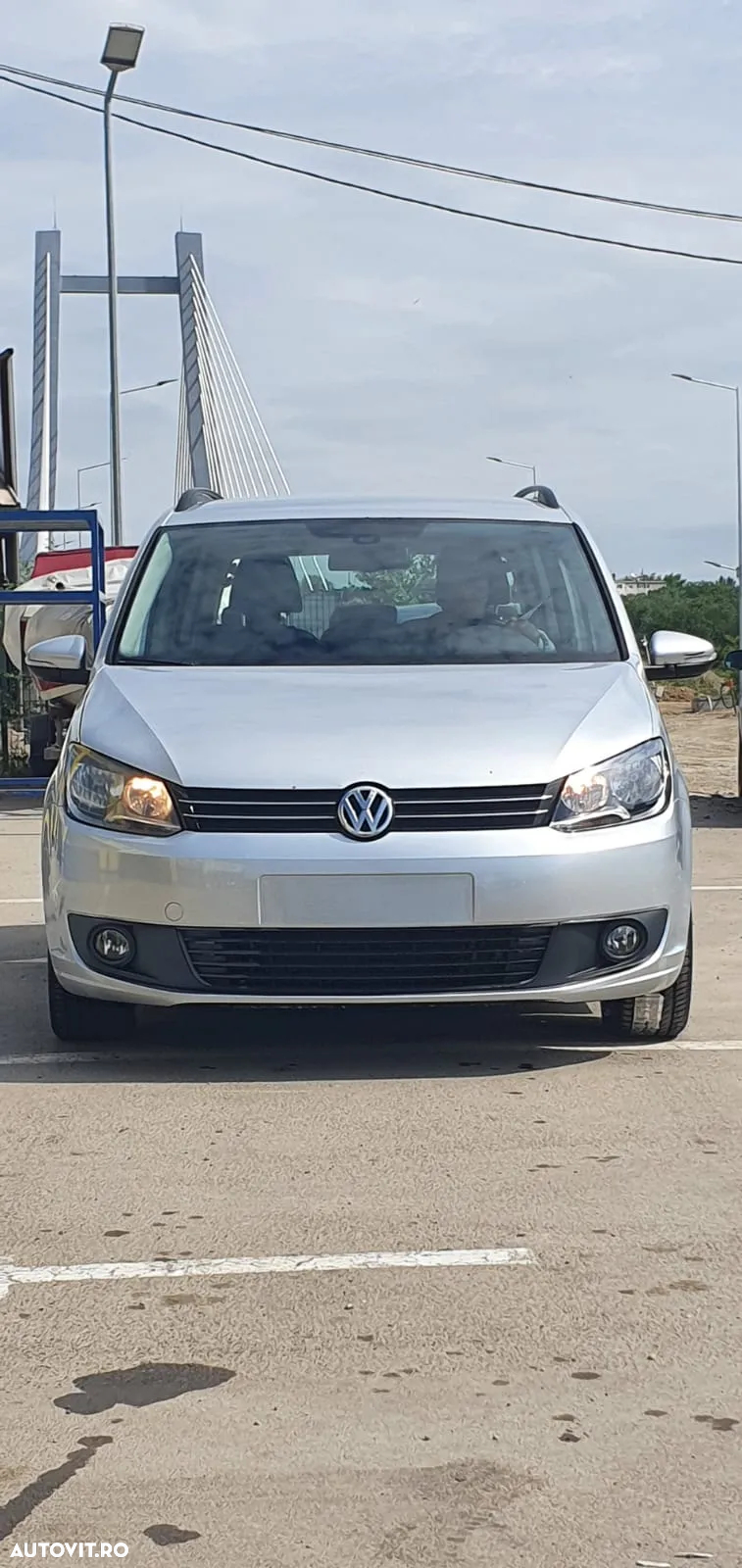 Volkswagen Touran 1.6 TDI Comfortline - 6