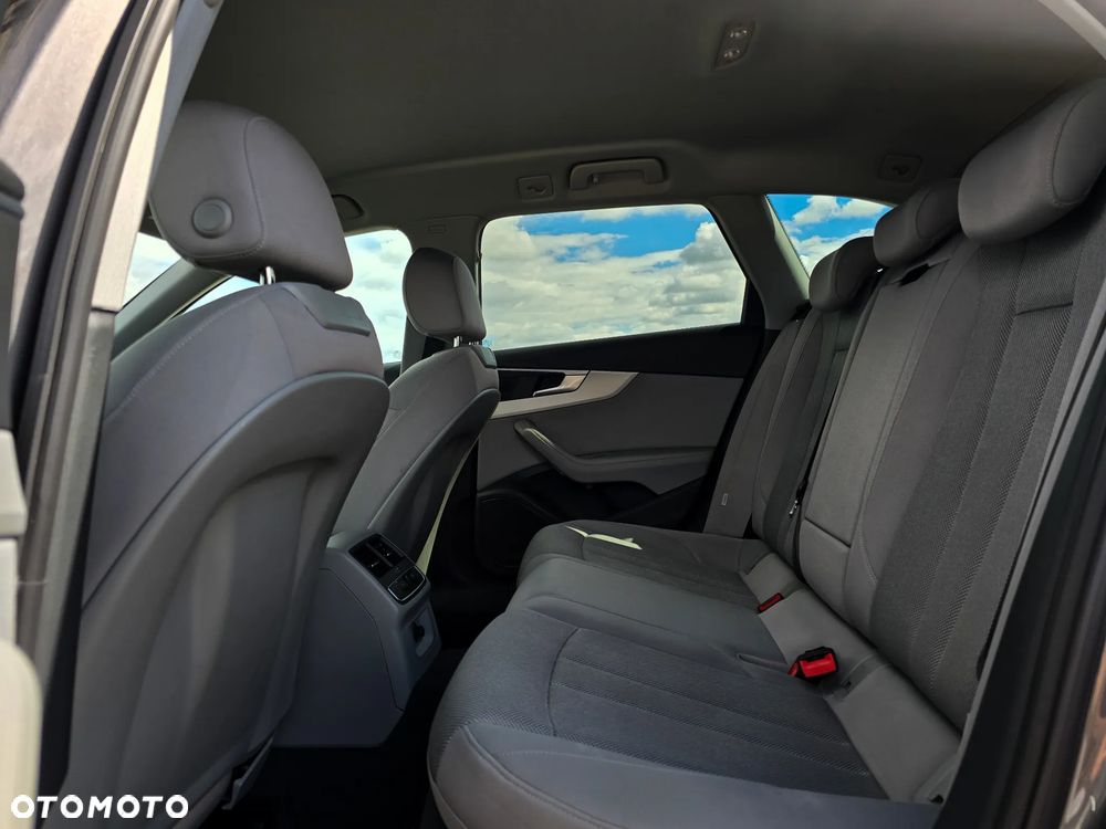 Audi A4 Avant 40 TDI mHEV Advanced S tronic - 32