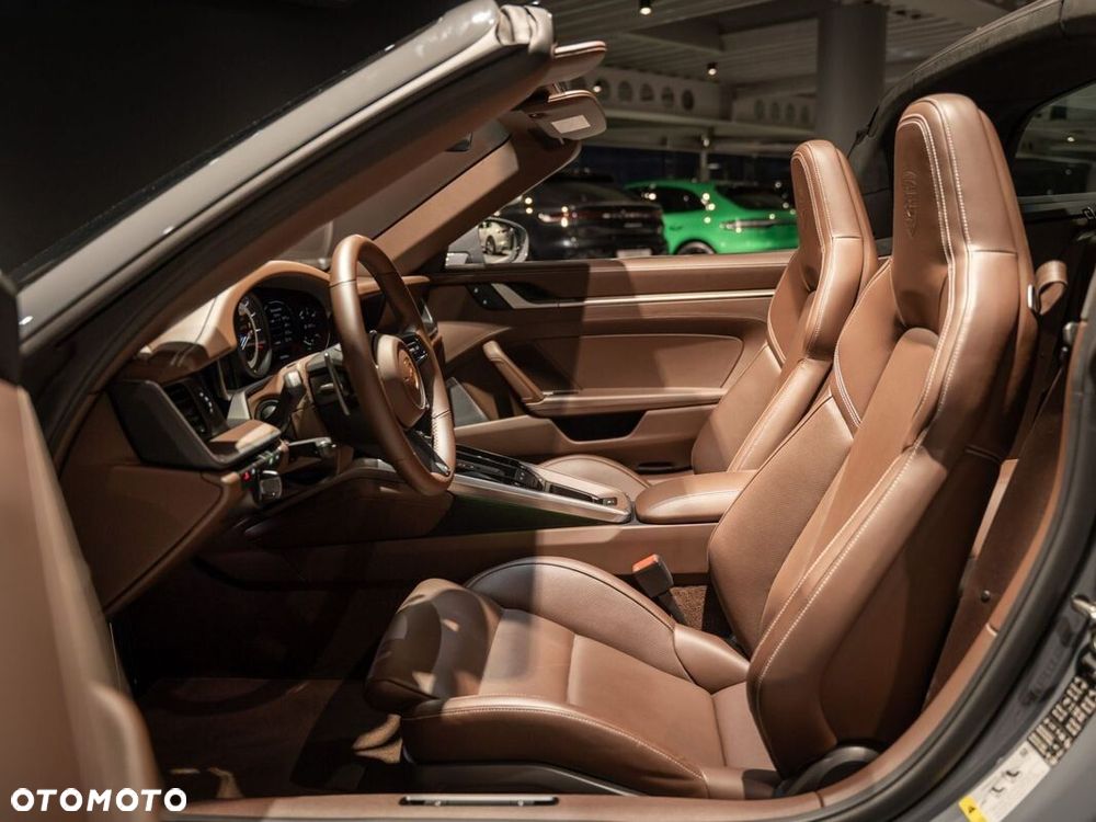 Porsche 911 Targa 4 GTS - 17