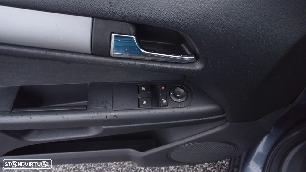 Opel Astra GTC 1.7 CDTi - 12