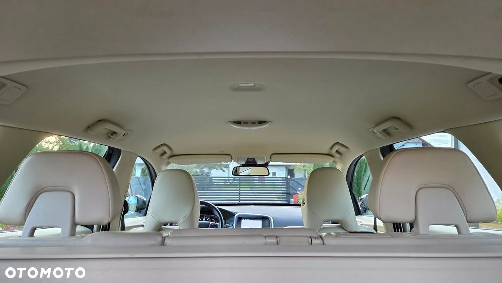 Volvo XC 60 2.4D AWD Summum - 22