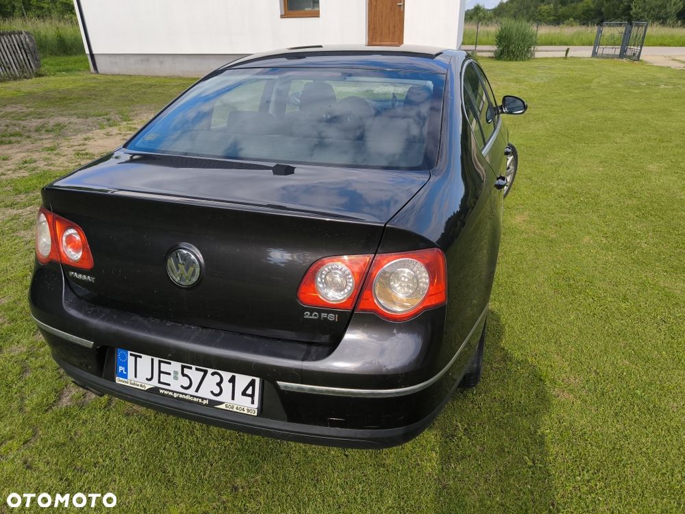 Volkswagen Passat - 2