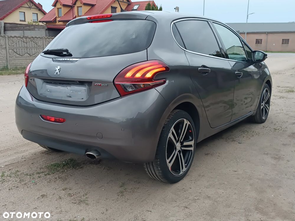 Peugeot 208 - 6