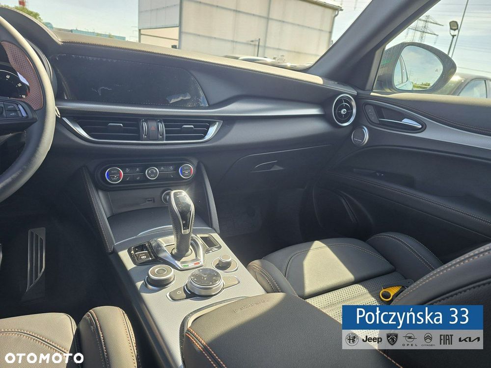 Alfa Romeo Stelvio - 30