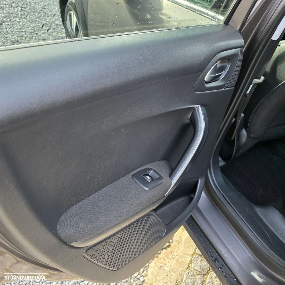 Peugeot 2008 1.2 PureTech Allure - 32