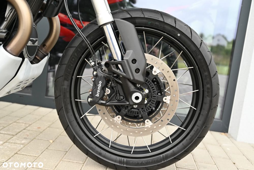 Moto Guzzi V85 - 27